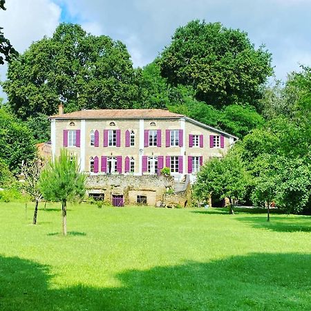 Les Volets Violets Bed & Breakfast Salles  Bagian luar foto